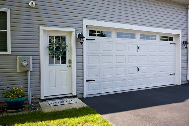 24/7 Emergency Garage Door Panel Replacement experts in Manchester, KY